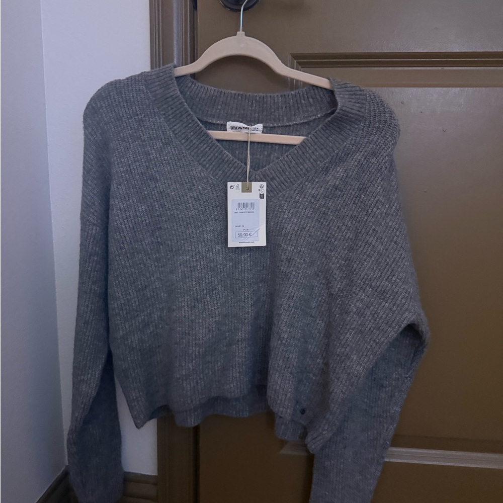 Cozy Ribbed V-Neck Sweater in Heather Gray - Unbranded